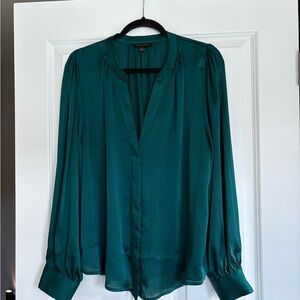 Banana Republic Emerald Green Long-Sleeve V-Neck Blouse